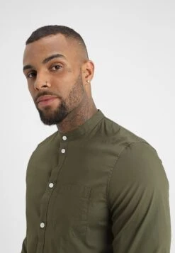 Pier One Muscle Fit Stand- Overhemd - Oliv -Pier One 259eaf52e4d4427a96fee394df68933f