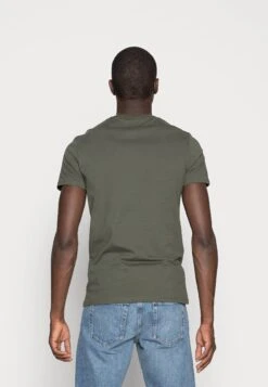 Pier One 3 Pack - T-Shirt Basic - Black/Grey/Green -Pier One 302b28ae9cfb4ba48ebdbc5d108d4998