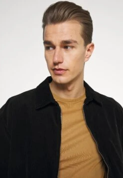 Pier One 5 Pack - T-Shirt Basic - Brown/White/Black 15 Pier One 5 Pack - T-Shirt Basic - Brown/White/Black -Pier One 41bdebd242374d019f64e1060d47972d