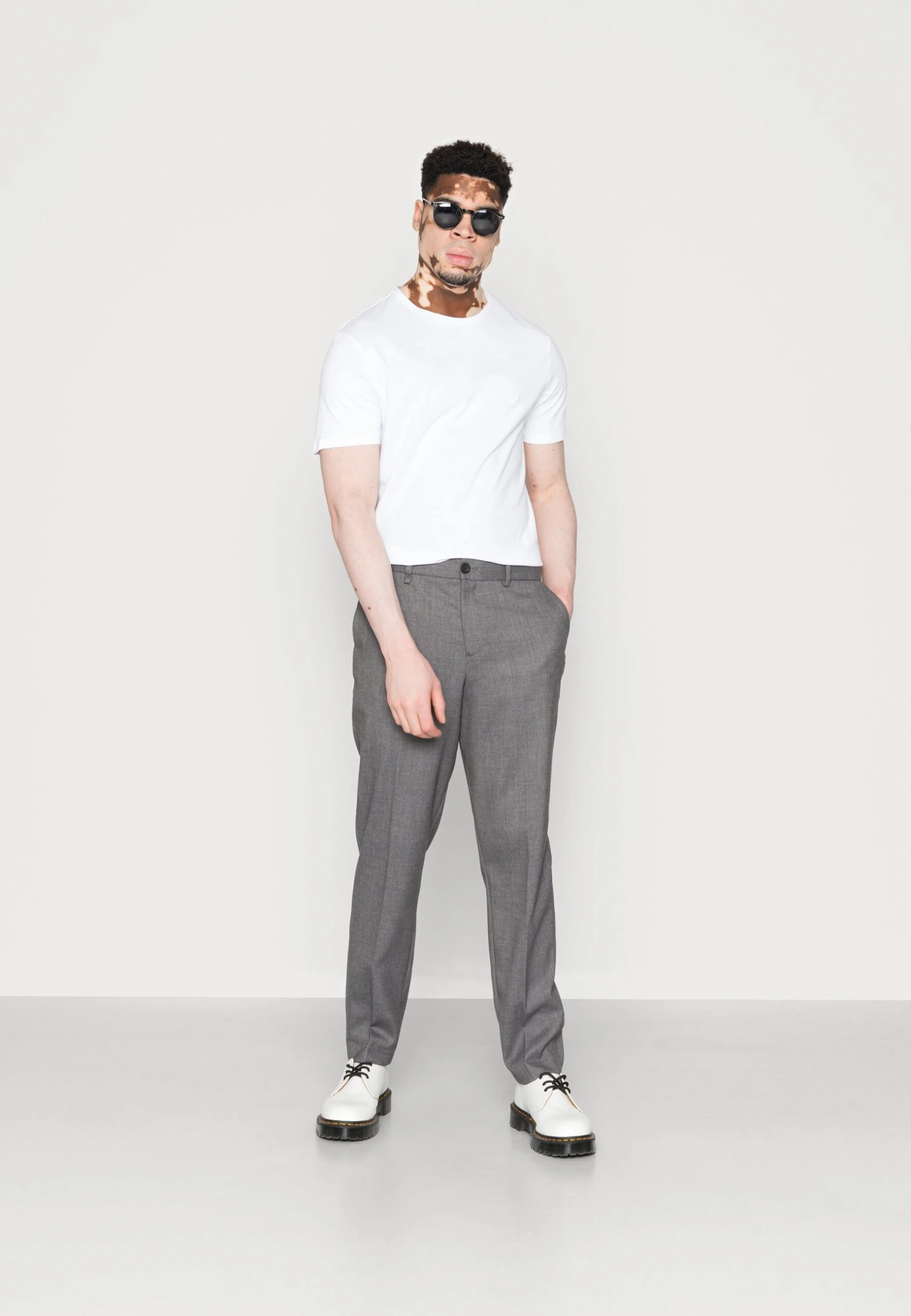 Pier One 10 Pack - T-Shirt Basic - White/Black 1 Pier One 10 Pack - T-Shirt Basic - White/Black