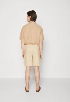 Pier One Shorts - Off-White 8 Pier One Shorts - Off-White -Pier One 84dd95fba9fe47fcba19d5a35c52f56d