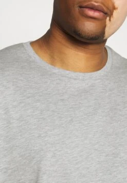 Pier One 5 Pack - T-Shirt Basic - Khaki/Grey/Dark Blue 11 Pier One 5 Pack - T-Shirt Basic - Khaki/Grey/Dark Blue -Pier One 8700a41455ac40399e0ba0b358a0a801