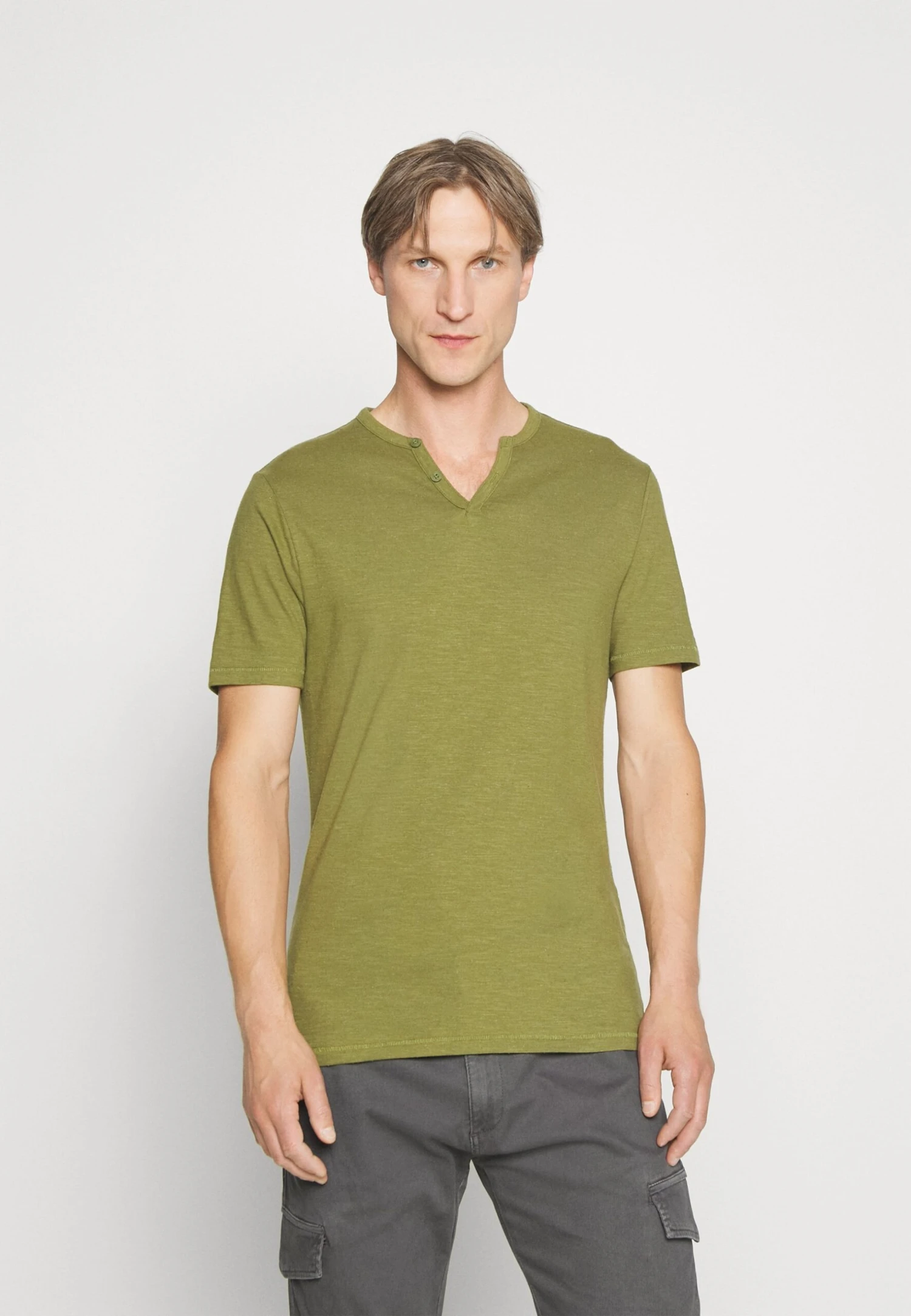 Pier One T-Shirt Basic - Green 1 Pier One T-Shirt Basic - Green