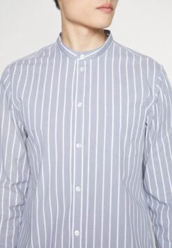 Pier One Muscle Fit Stand- Overhemd - Blue -Pier One aef632d443f84662a23ef0d9f4646ec0