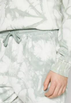 Pier One Shorts - Green 11 Pier One Shorts - Green -Pier One ddfcbbe17eeb496298c7947389116599